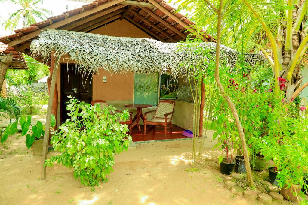 Natural Cabanas Kanattegoda Eksteriør bilde